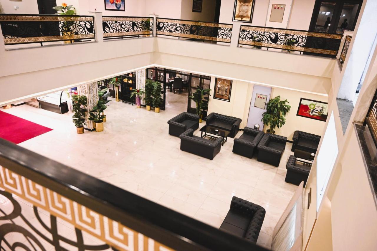 Hotel Home 纳兰恩 外观 照片